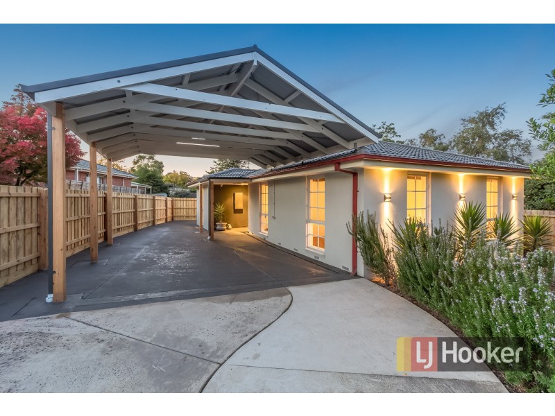 2 Robin Court, Pakenham VIC 3810