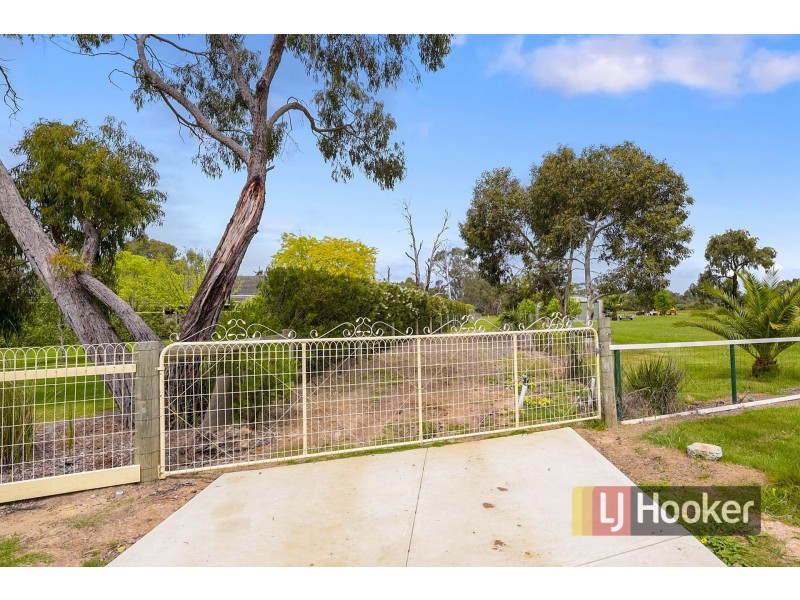 4 Johanna Court, Pakenham VIC 3810