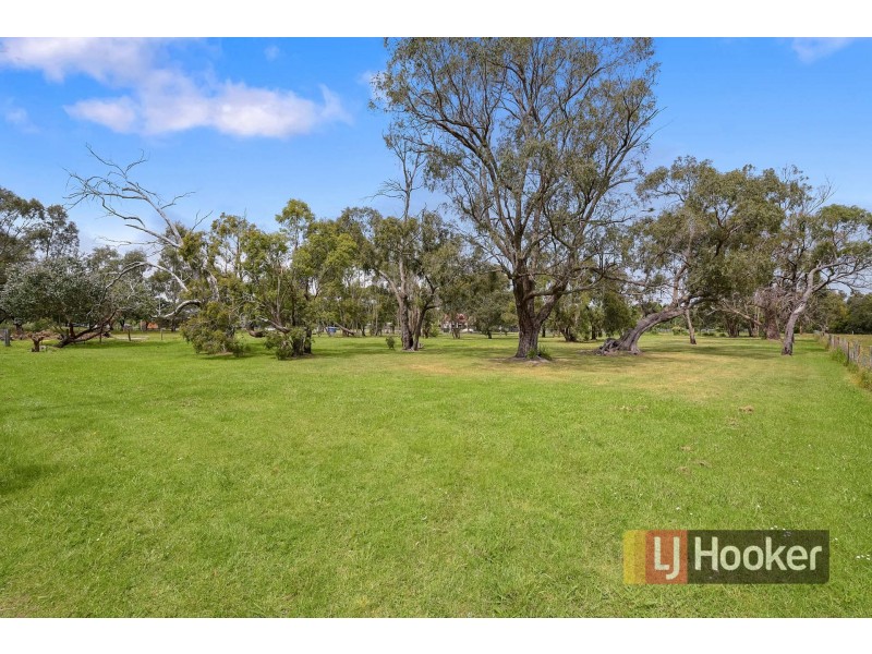 4 Johanna Court, Pakenham VIC 3810