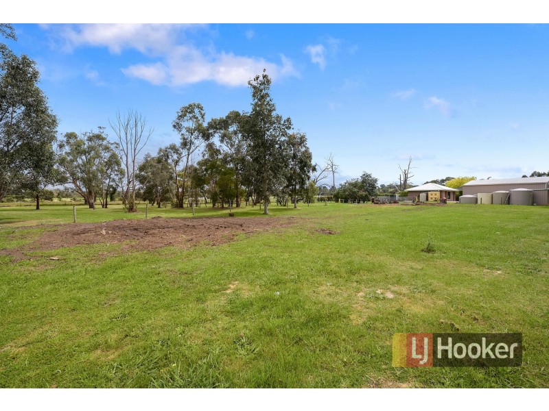 4 Johanna Court, Pakenham VIC 3810