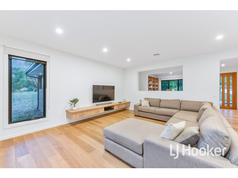 21B Meeking Drive, Pakenham VIC 3810