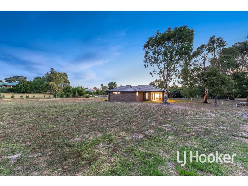 21B Meeking Drive, Pakenham VIC 3810