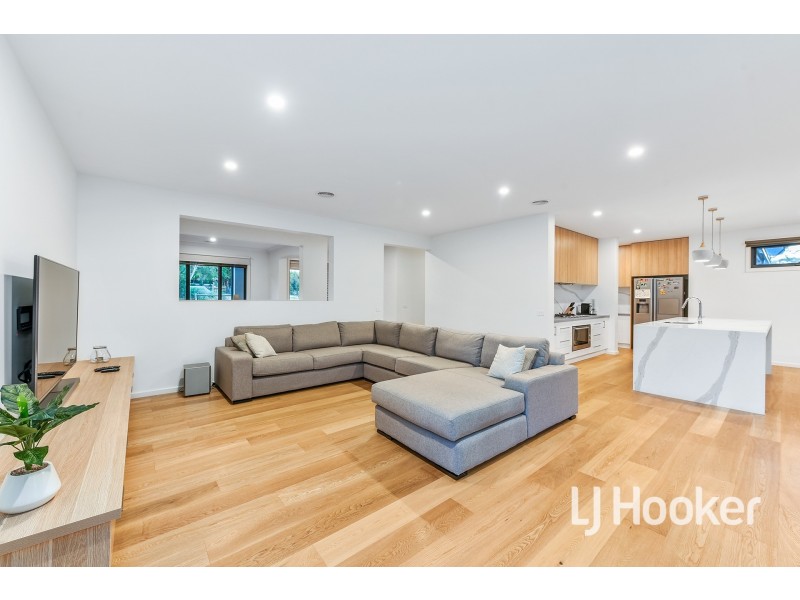 21B Meeking Drive, Pakenham VIC 3810