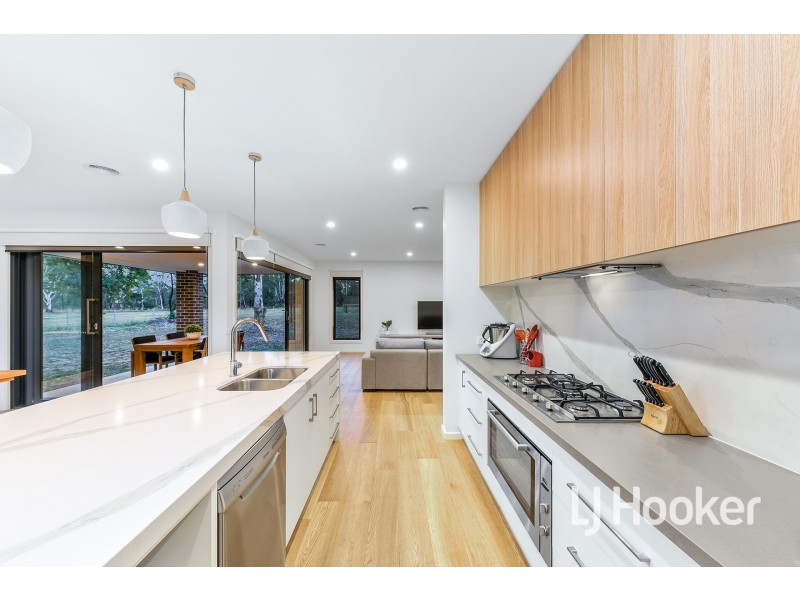 21B Meeking Drive, Pakenham VIC 3810