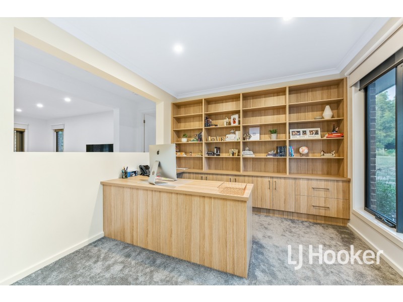 21B Meeking Drive, Pakenham VIC 3810