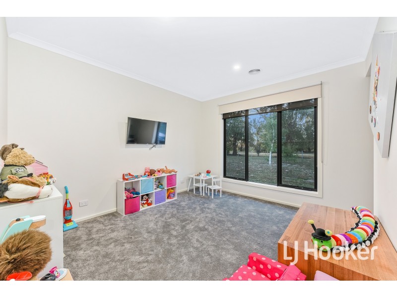 21B Meeking Drive, Pakenham VIC 3810