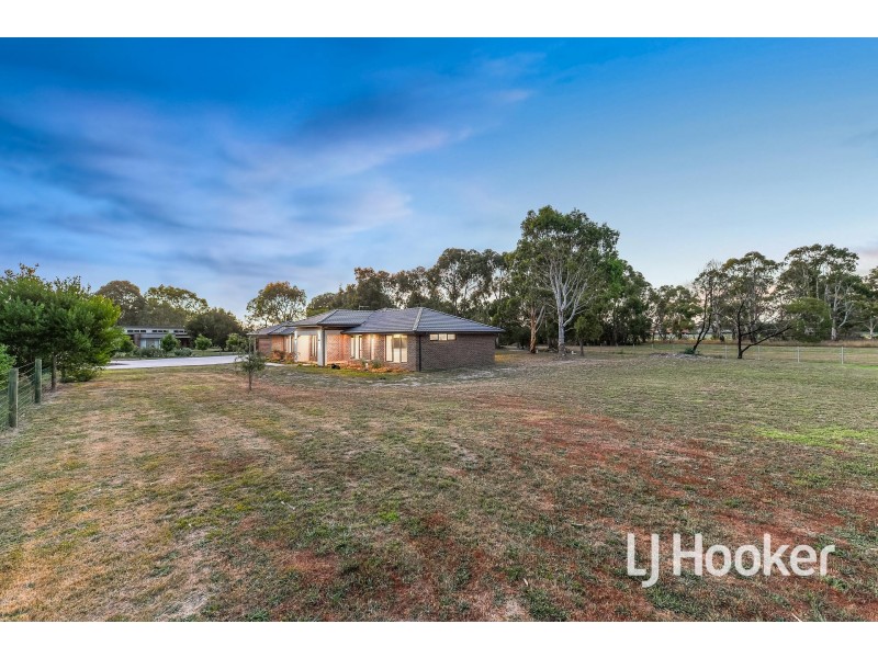 21B Meeking Drive, Pakenham VIC 3810