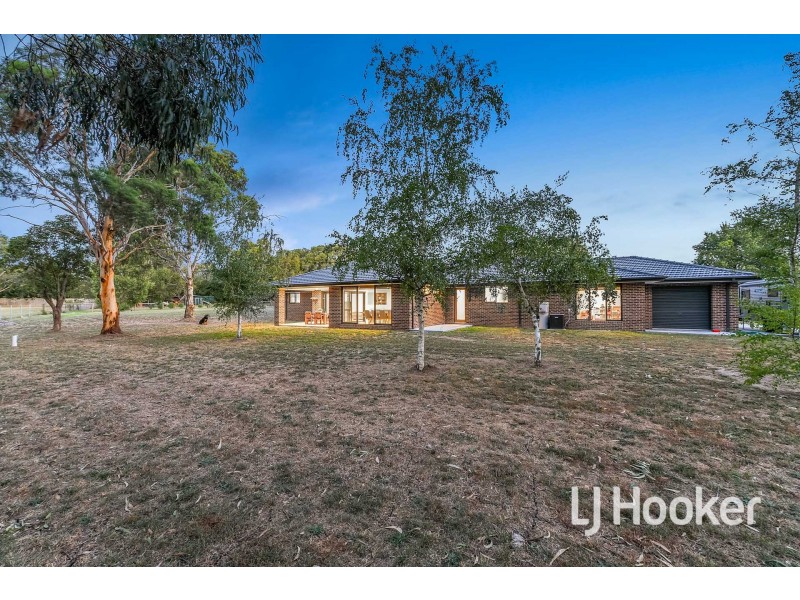 21B Meeking Drive, Pakenham VIC 3810