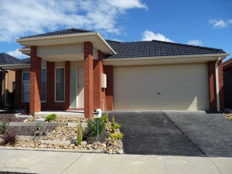 32 Sarton Link, Pakenham VIC 3810