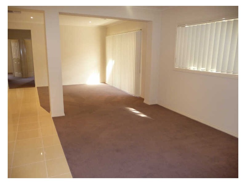 32 Sarton Link, Pakenham VIC 3810