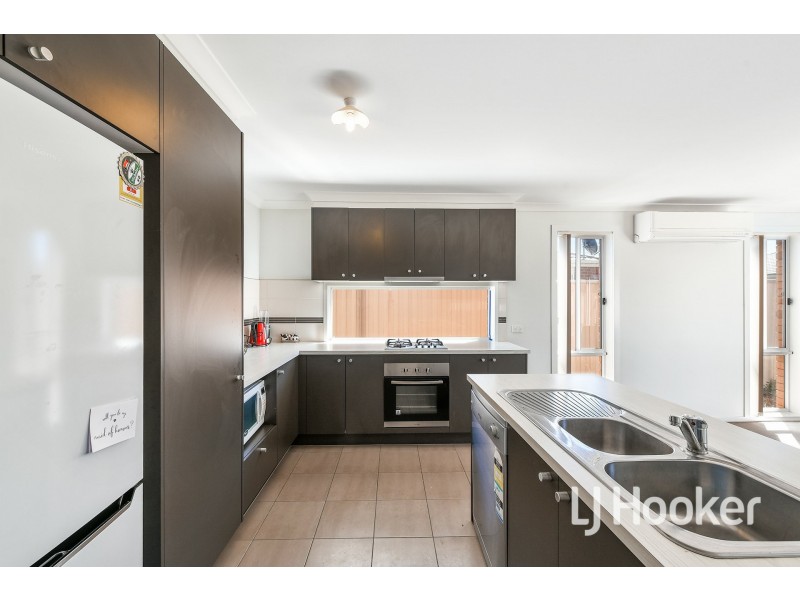 13 Serenity Street, Pakenham VIC 3810