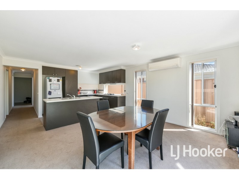 13 Serenity Street, Pakenham VIC 3810