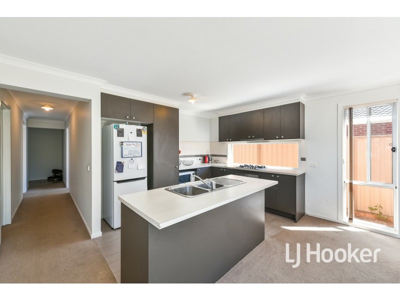 13 Serenity Street, Pakenham VIC 3810
