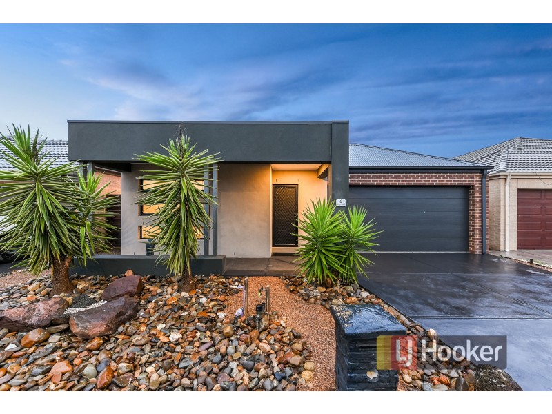 6 Silky Oak Street, Pakenham VIC 3810
