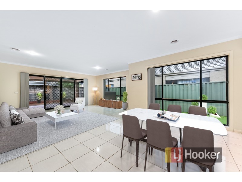 6 Silky Oak Street, Pakenham VIC 3810