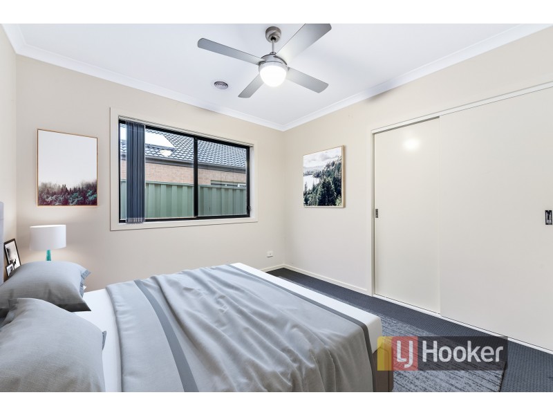 6 Silky Oak Street, Pakenham VIC 3810