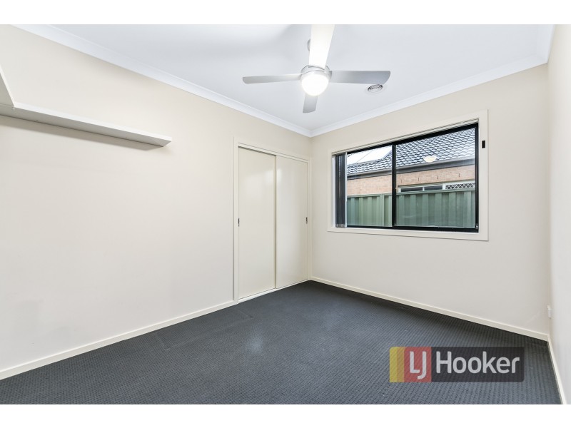 6 Silky Oak Street, Pakenham VIC 3810