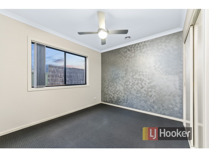 6 Silky Oak Street, Pakenham VIC 3810