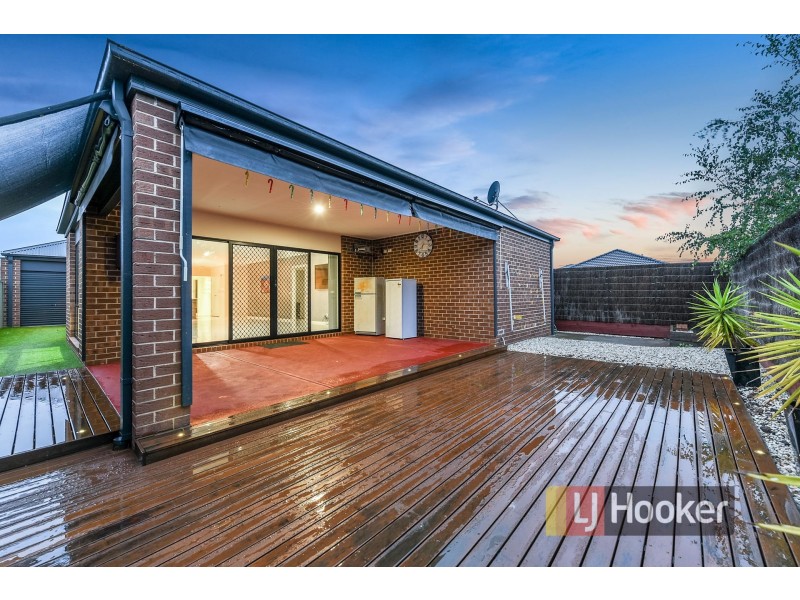 6 Silky Oak Street, Pakenham VIC 3810