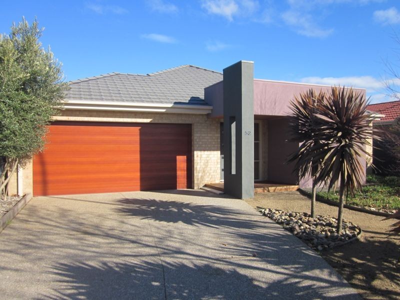 52 Shearwater Drive, Pakenham VIC 3810
