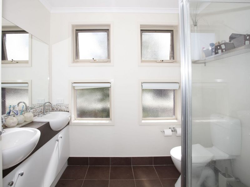 52 Shearwater Drive, Pakenham VIC 3810