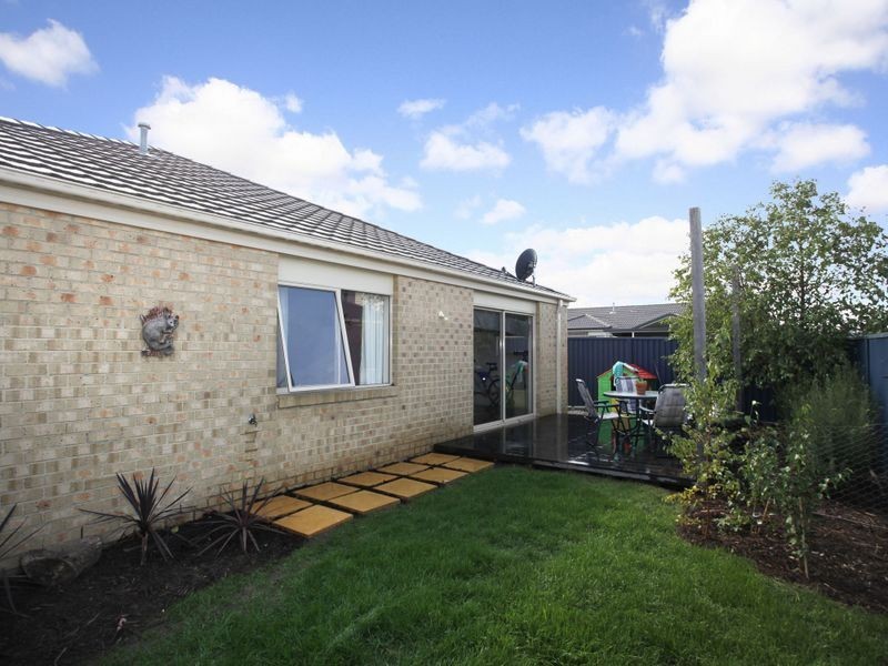 52 Shearwater Drive, Pakenham VIC 3810