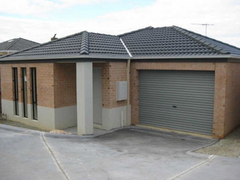7/108 Ahern Road, Pakenham VIC 3810