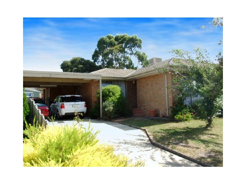 4 Dobson Court, Pakenham VIC 3810