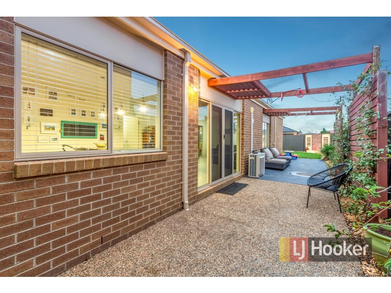 34 Everly Circuit, Pakenham VIC 3810