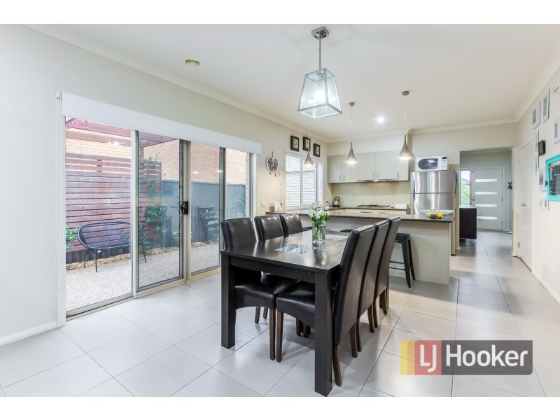 34 Everly Circuit, Pakenham VIC 3810