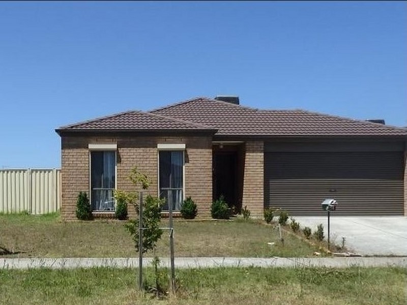 45 Bluehills Boulevard, Pakenham VIC 3810