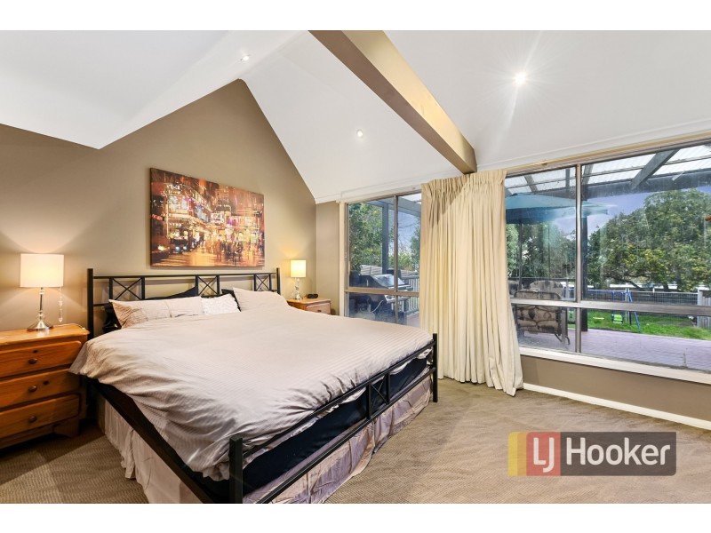 60 Ahern Road, Pakenham VIC 3810