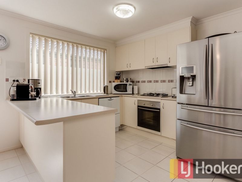 49 Pommel Street, Pakenham VIC 3810