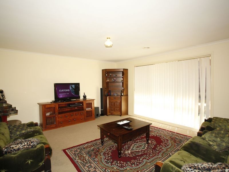 25 Ben Drive, Pakenham VIC 3810