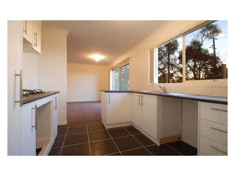 16/40 Army Road, Pakenham VIC 3810