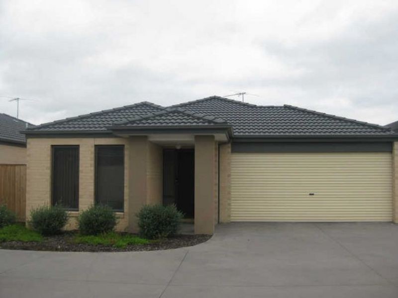 16/31 Syme Road, Pakenham VIC 3810