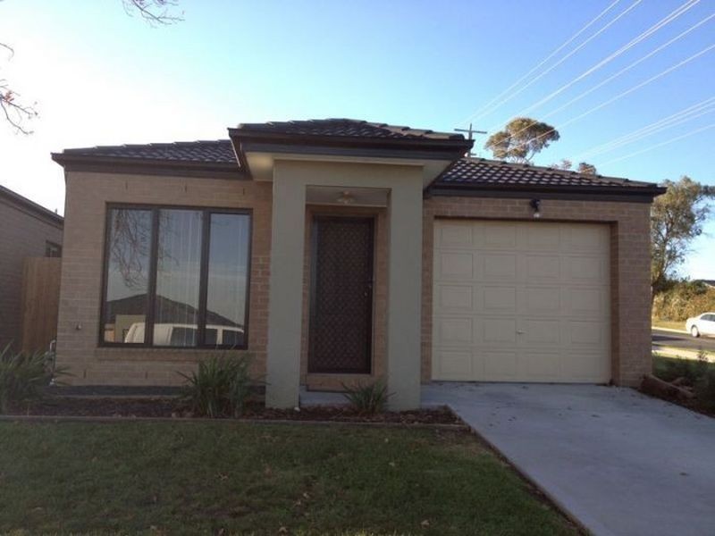 24/103 Army Road, Pakenham VIC 3810