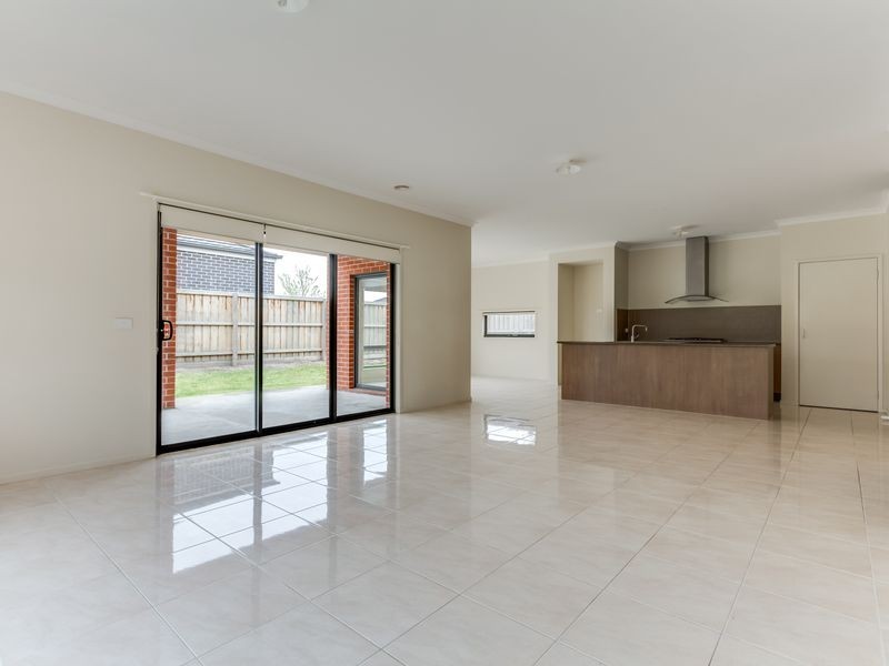 34 Flinders Park Drive, Officer VIC 3809