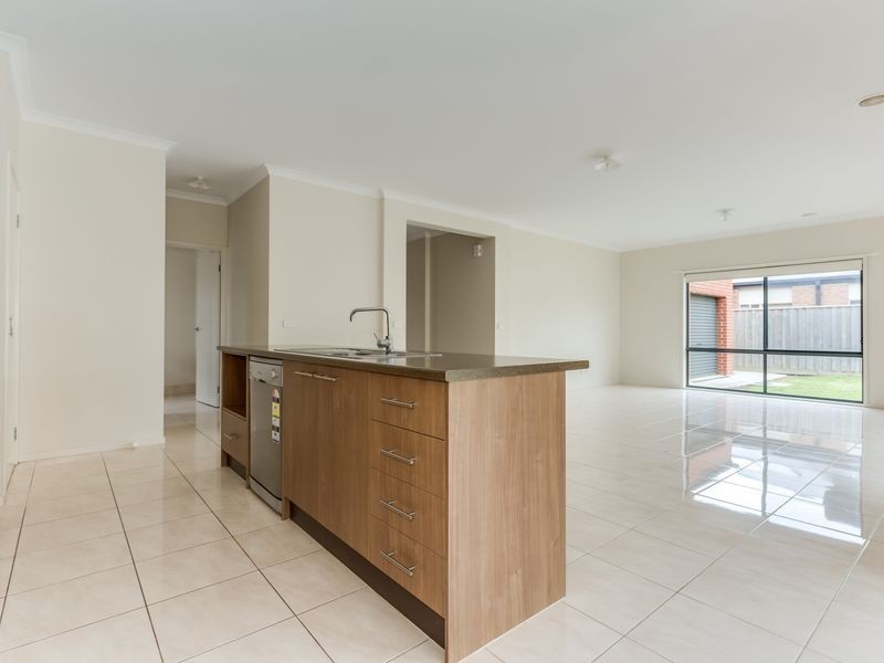 34 Flinders Park Drive, Officer VIC 3809