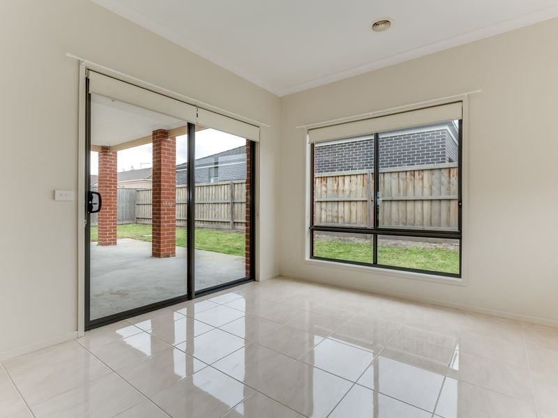 34 Flinders Park Drive, Officer VIC 3809