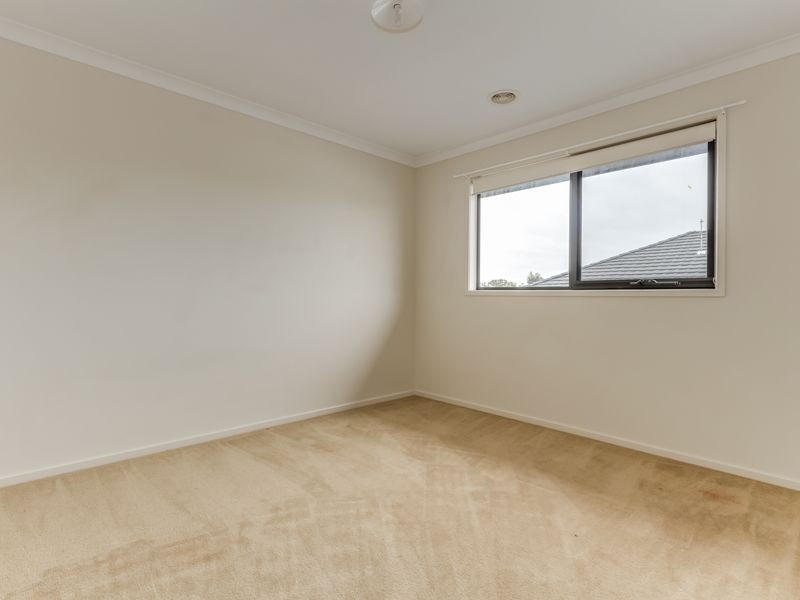34 Flinders Park Drive, Officer VIC 3809