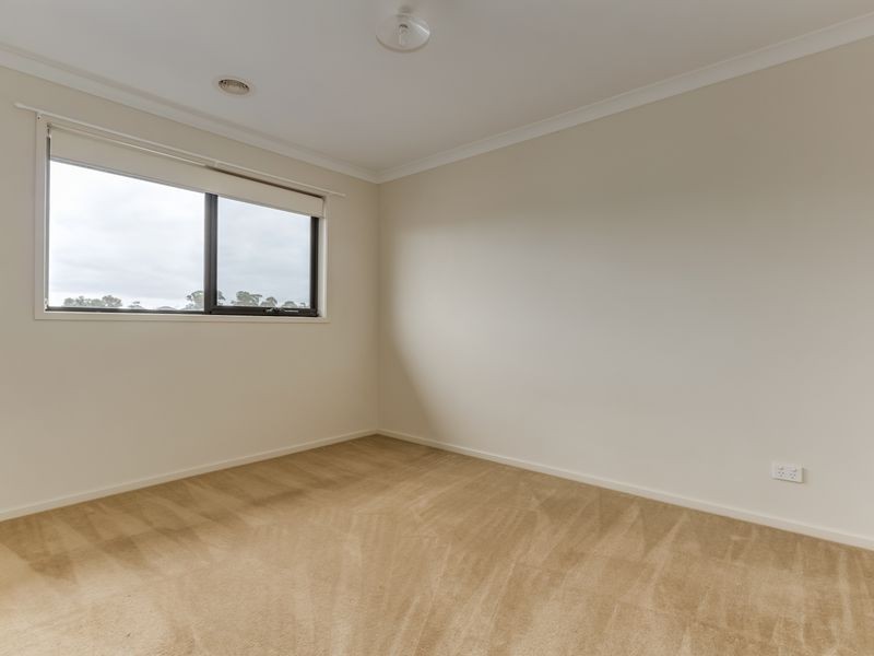 34 Flinders Park Drive, Officer VIC 3809