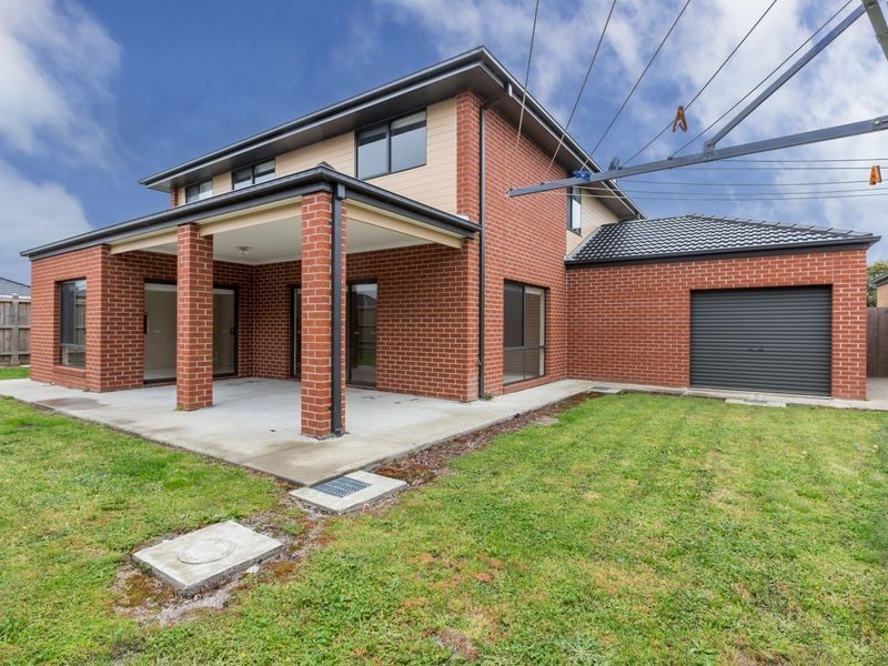 34 Flinders Park Drive, Officer VIC 3809