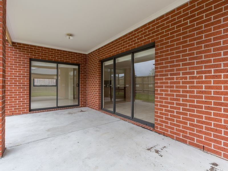 34 Flinders Park Drive, Officer VIC 3809