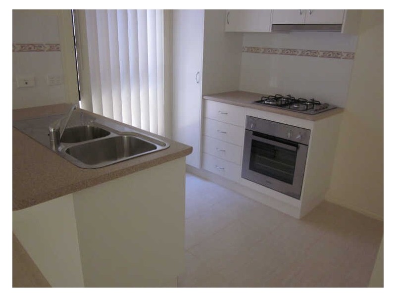 15/103 Army Road, Pakenham VIC 3810