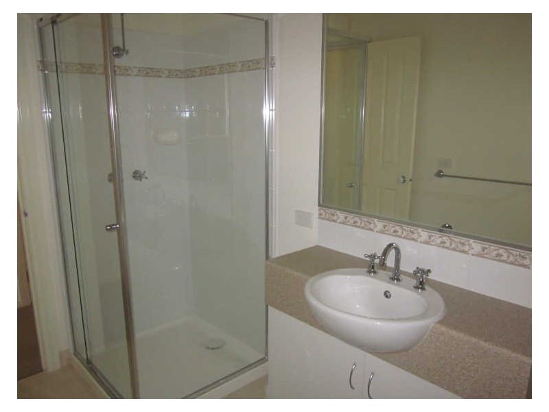 15/103 Army Road, Pakenham VIC 3810