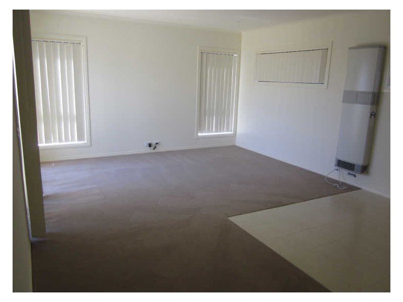 15/103 Army Road, Pakenham VIC 3810