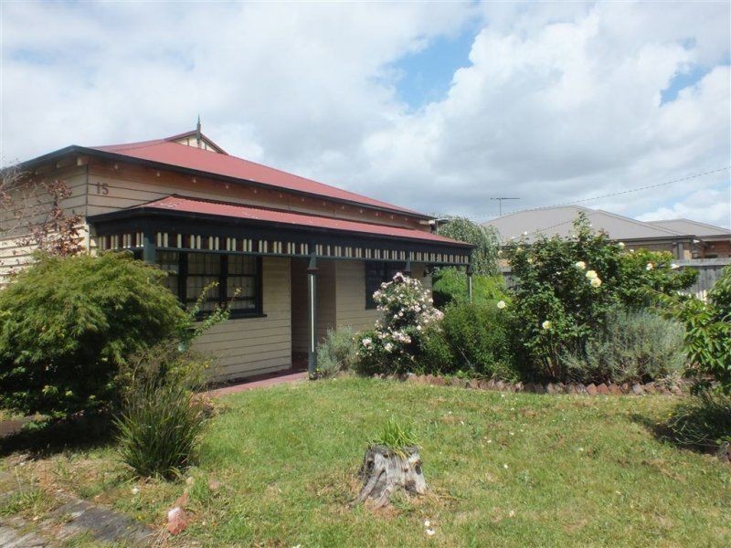 15 Henty Street, Pakenham VIC 3810