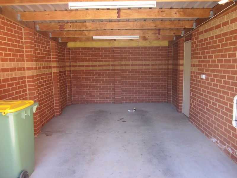 4/33 Princes Highway, Pakenham VIC 3810