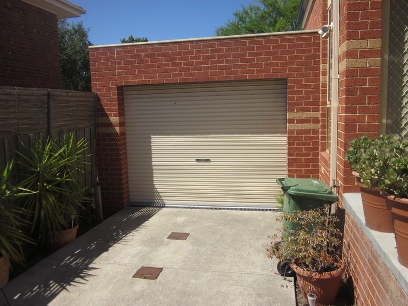 4/33 Princes Highway, Pakenham VIC 3810